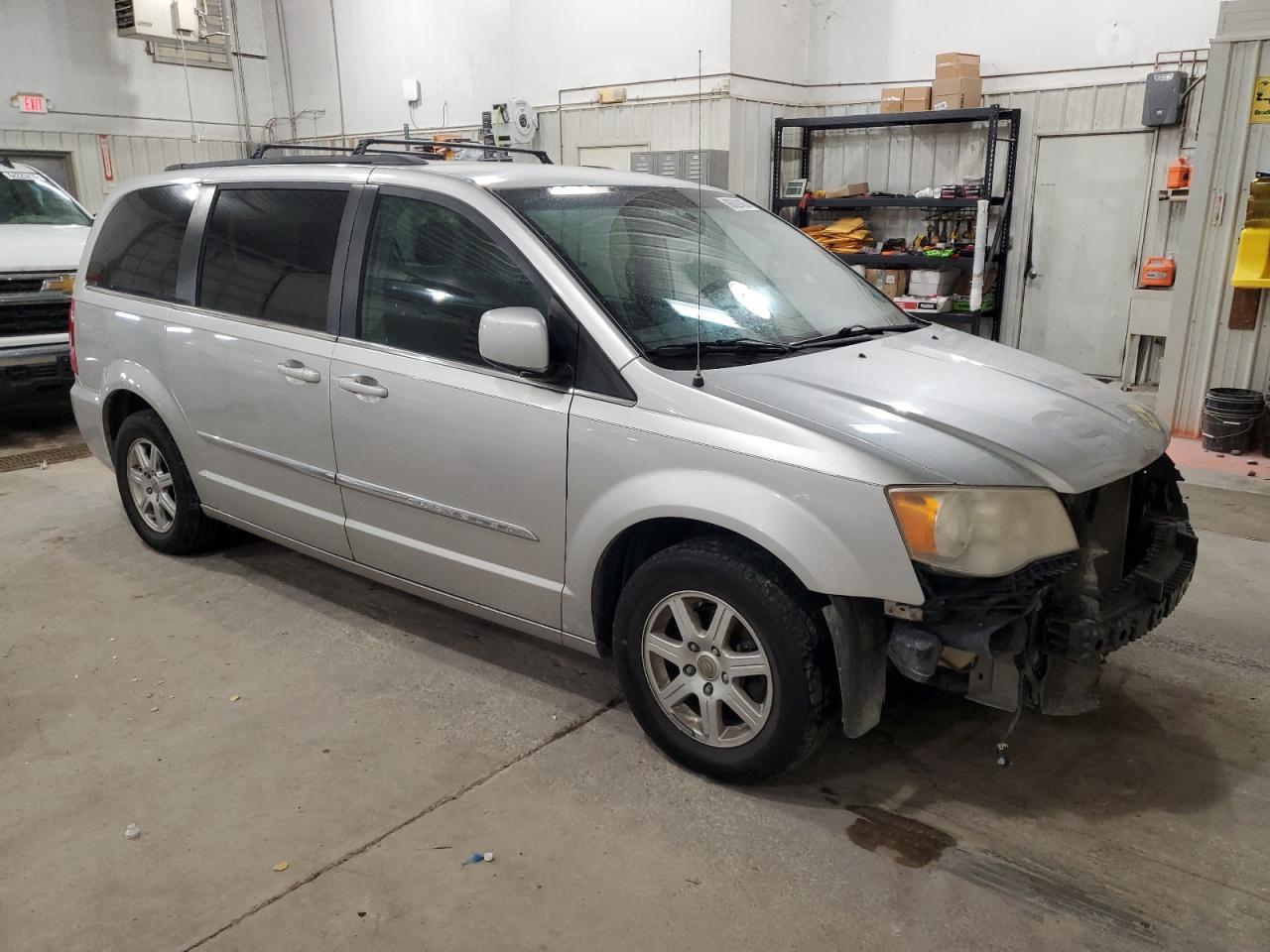 2012 CHRYSLER TOWN & COUNTRY TOURING photo 10