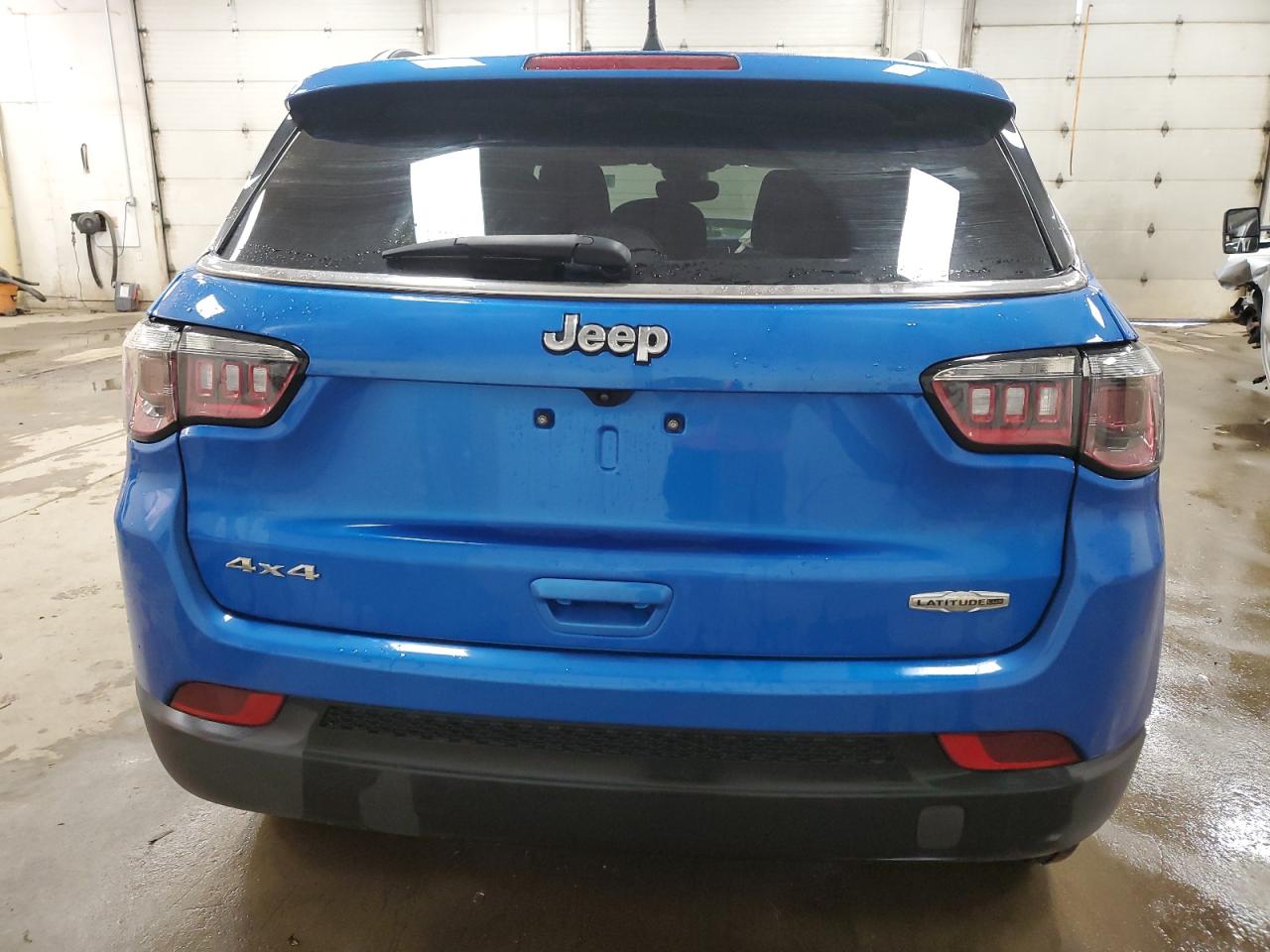 2022 JEEP COMPASS LATITUDE LUX photo 11