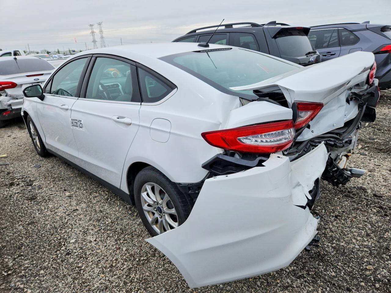 2016 FORD FUSION S photo 4