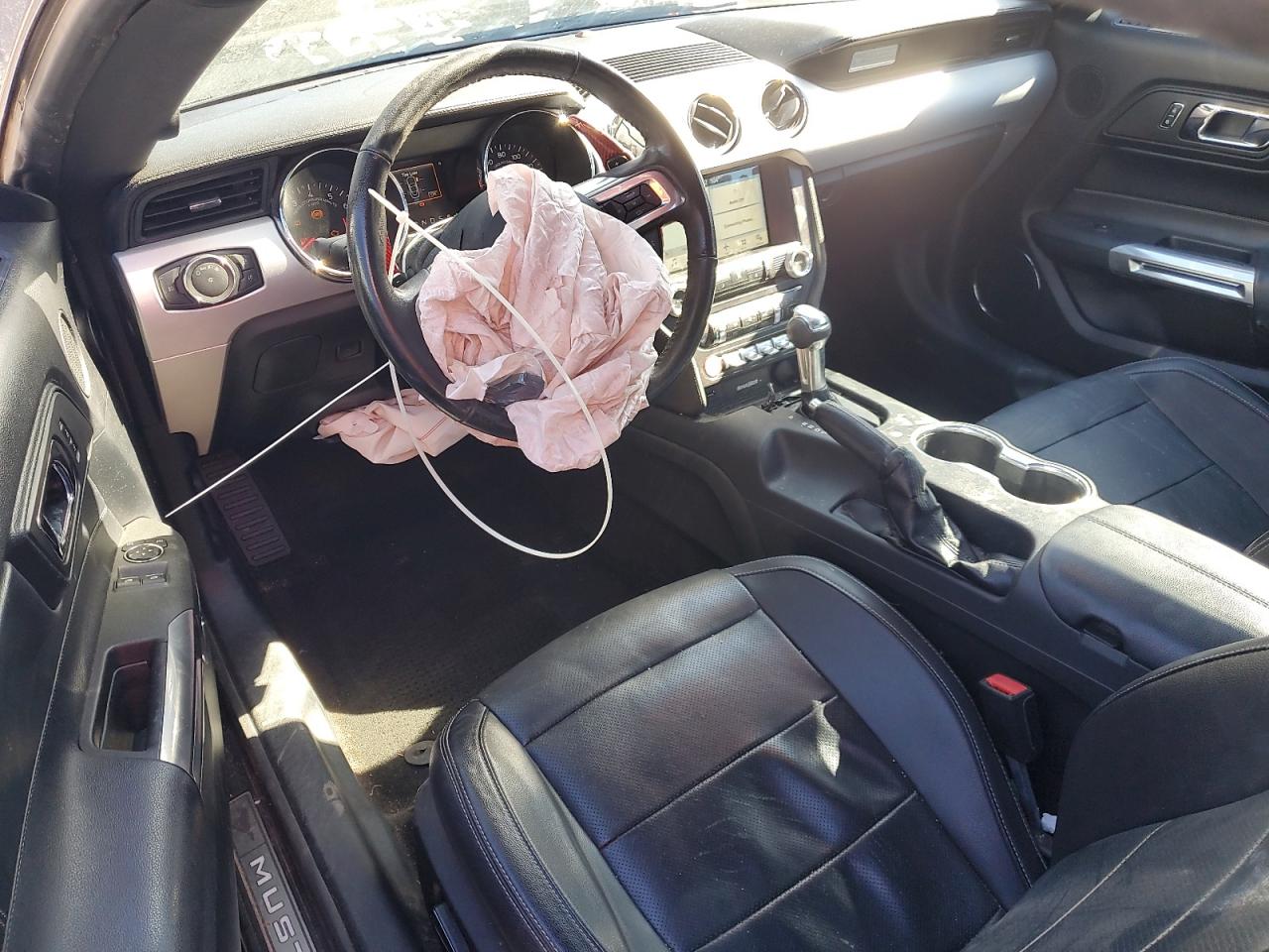 2017 FORD MUSTANG photo 8
