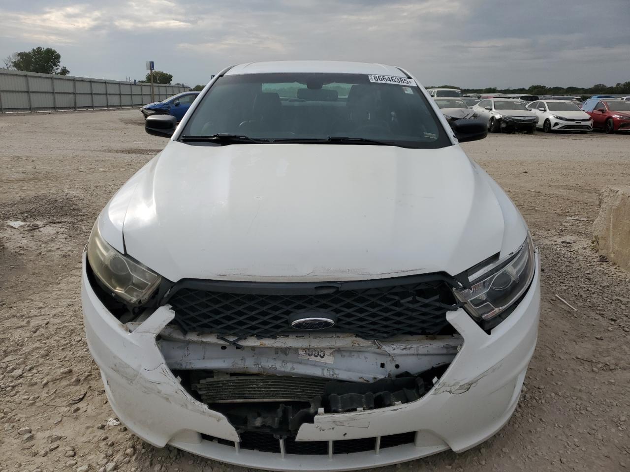 2015 FORD TAURUS photo 9