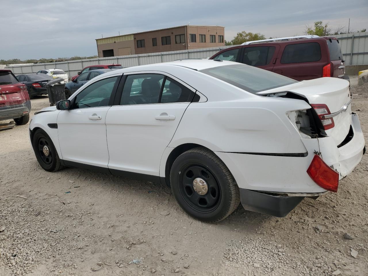2015 FORD TAURUS photo 3