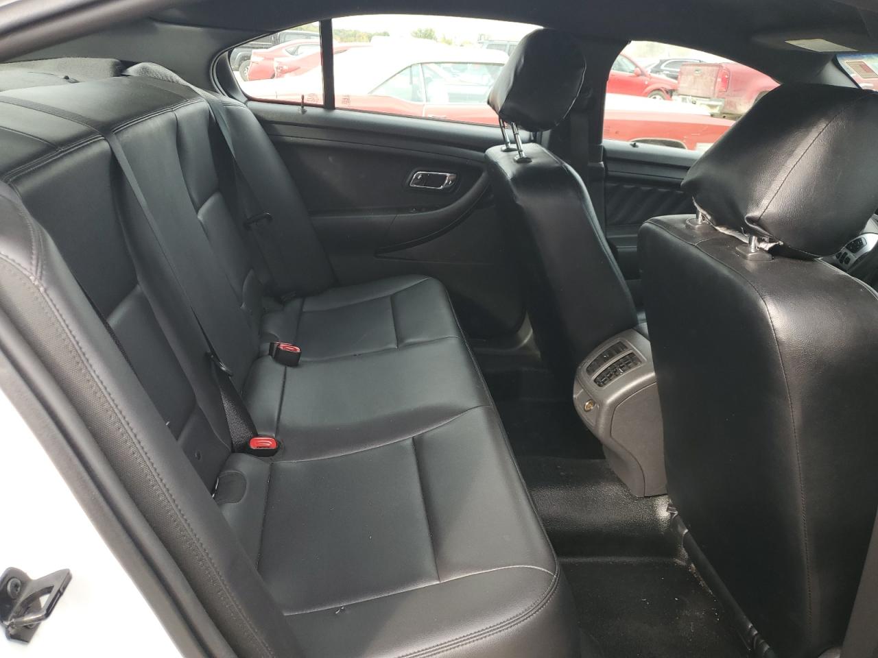 2015 FORD TAURUS photo 19