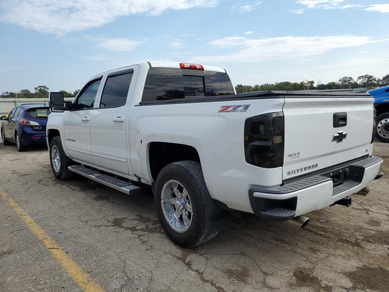 2016 CHEVROLET SILVERADO K1500 LT photo 4