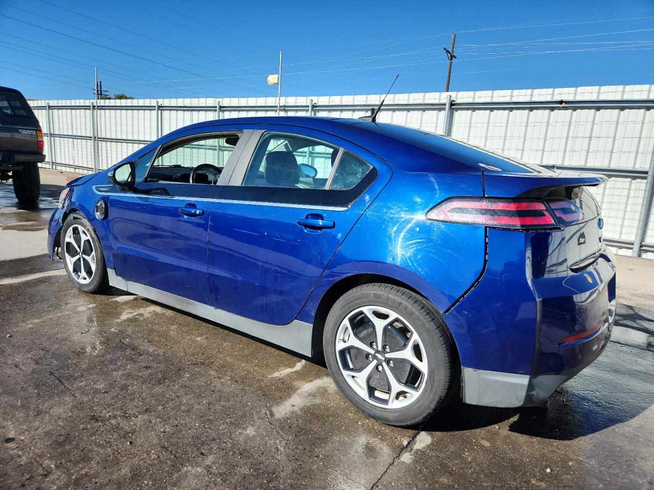 2013 CHEVROLET VOLT photo 2
