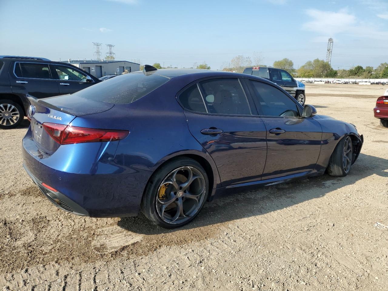 2018 ALFA ROMEO GIULIA TI photo 5