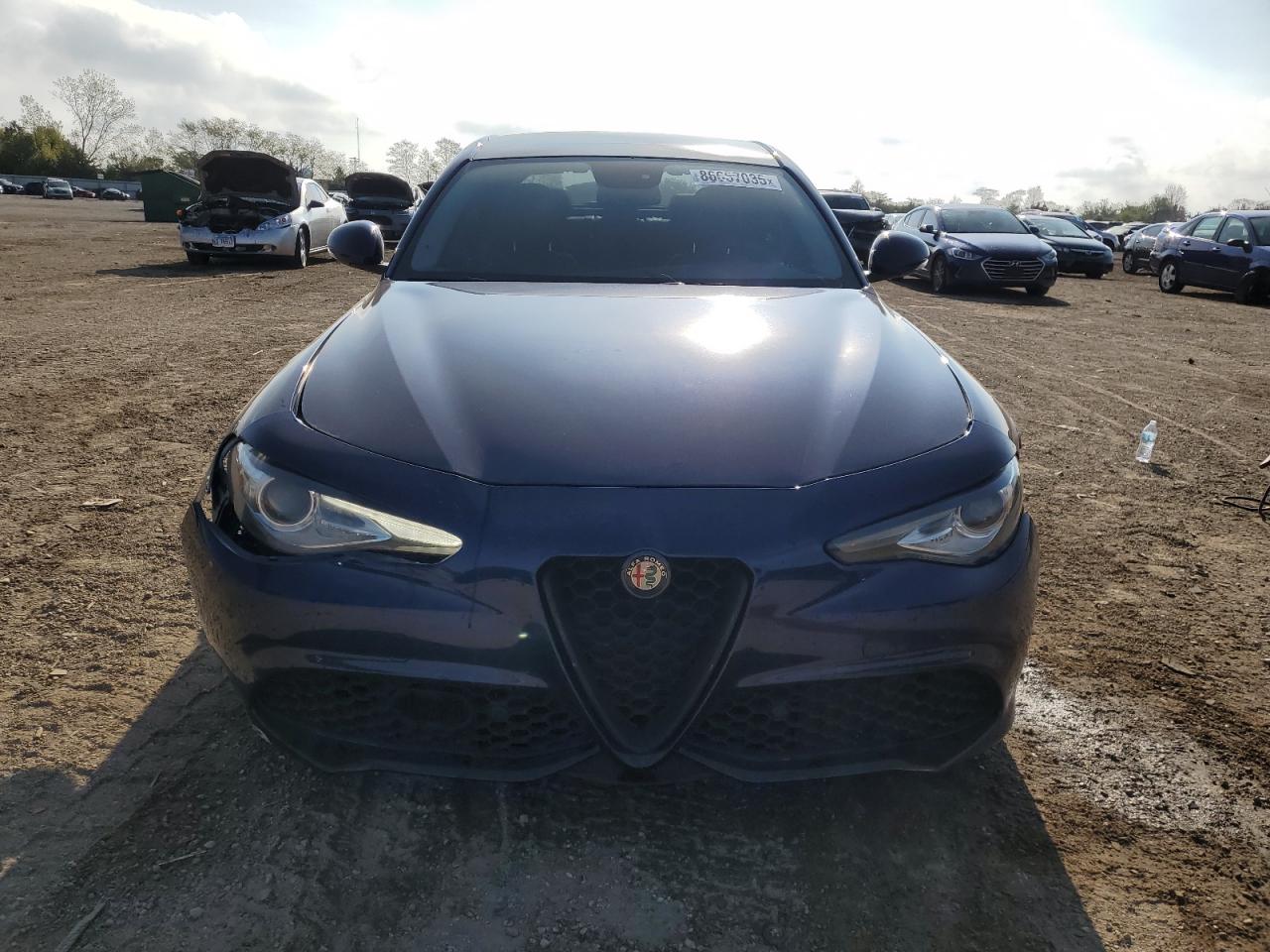 2018 ALFA ROMEO GIULIA TI photo 9