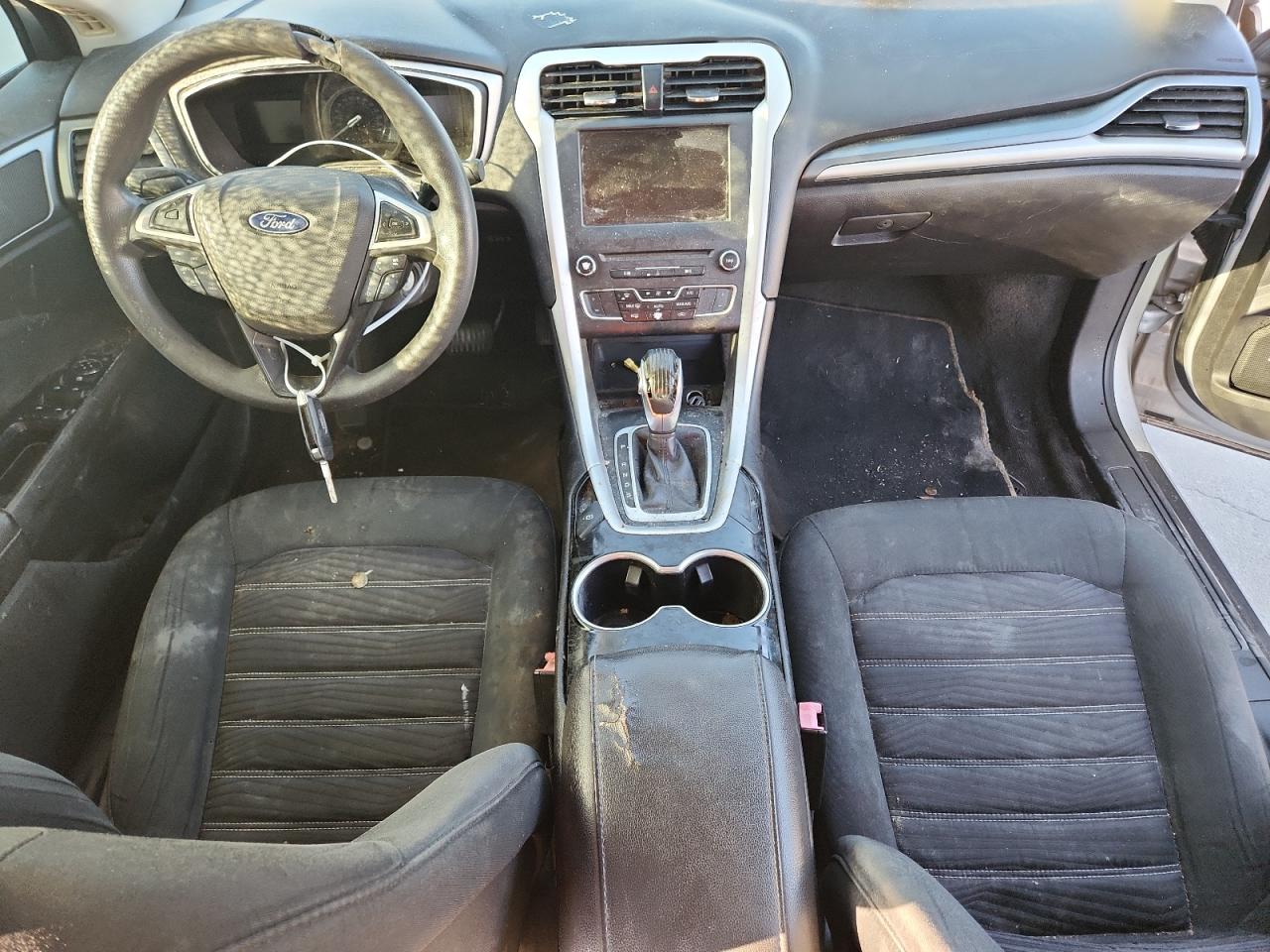 2016 FORD FUSION SE photo 22