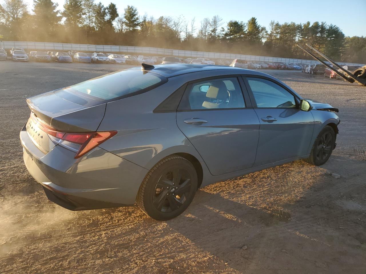 2022 HYUNDAI ELANTRA SEL photo 5