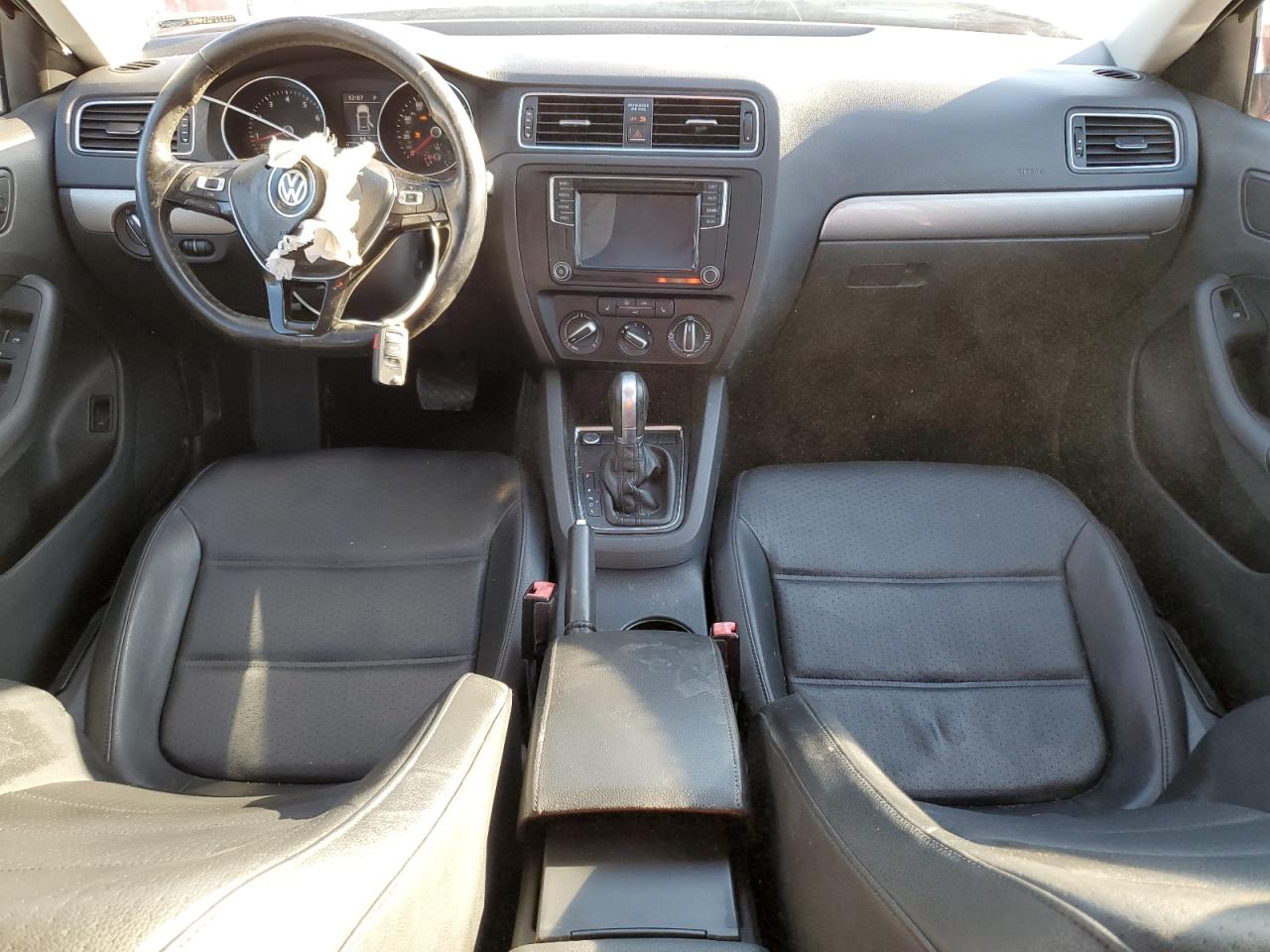 2017 VOLKSWAGEN JETTA SE photo 8
