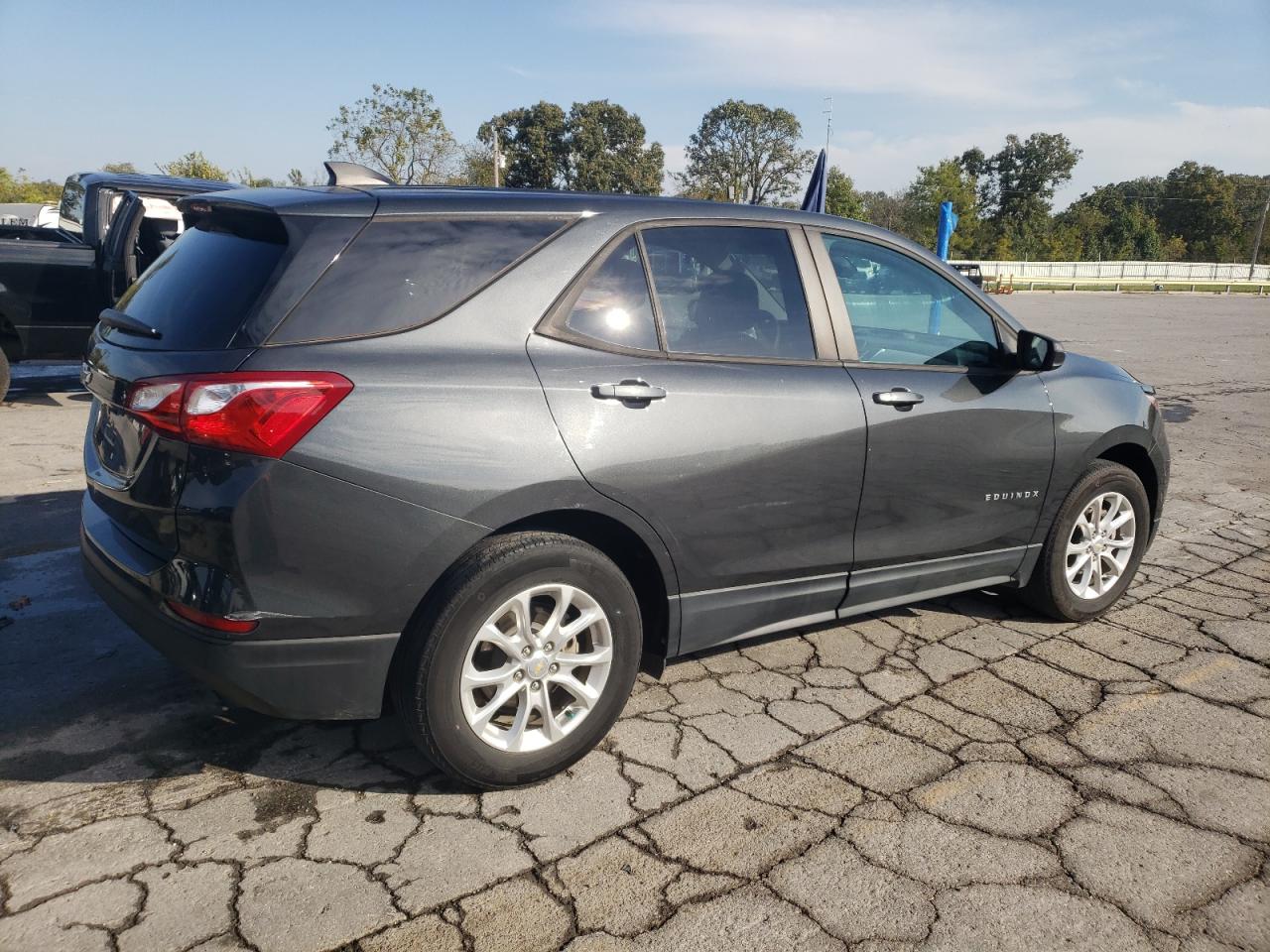 2020 CHEVROLET EQUINOX LS photo 5