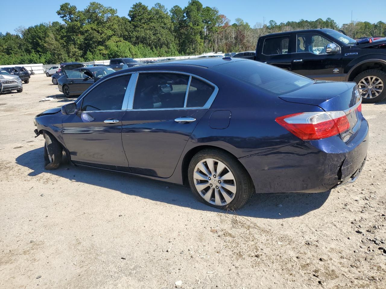 2015 HONDA ACCORD photo 2