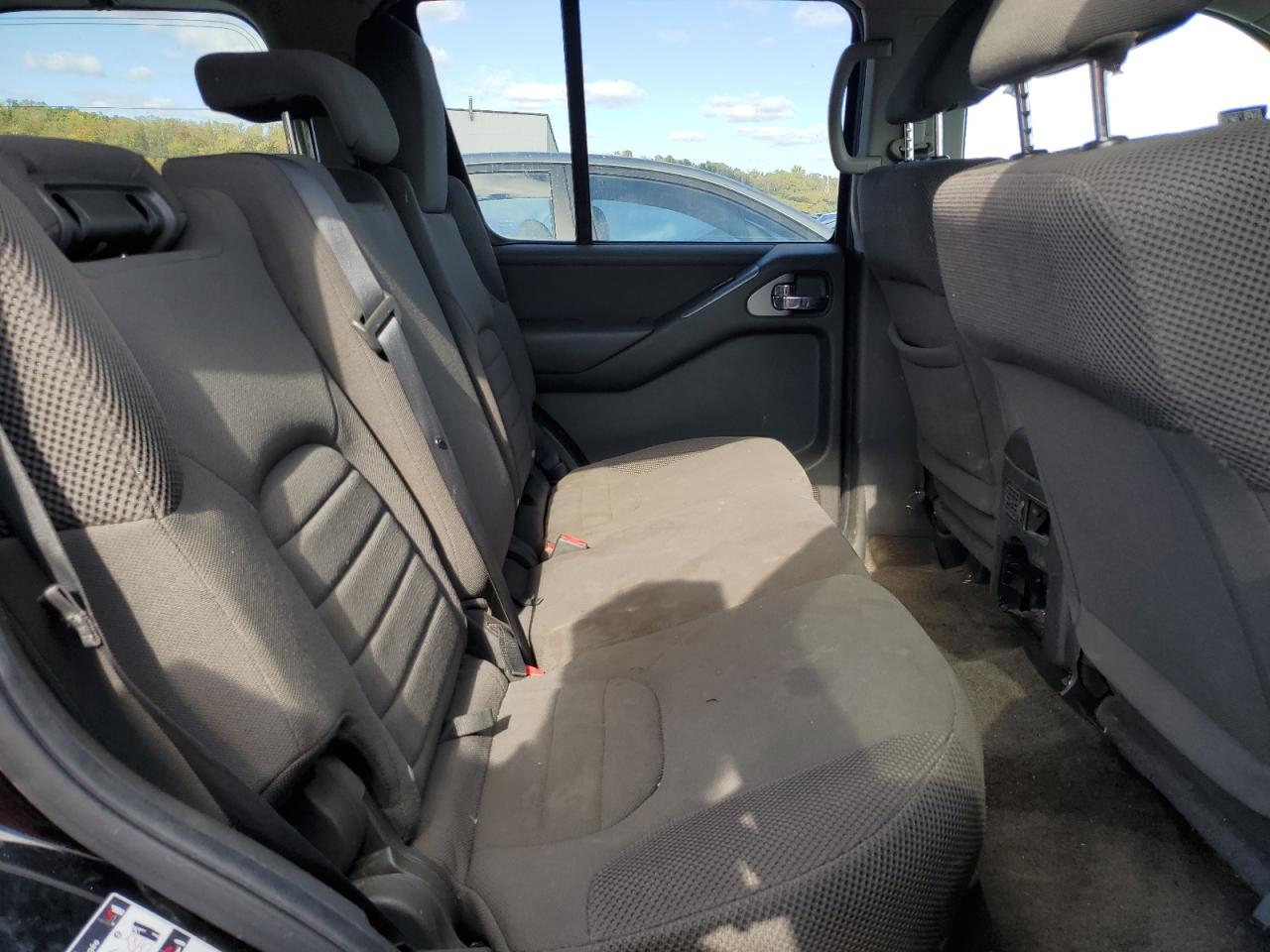 2012 NISSAN PATHFINDER S photo 31