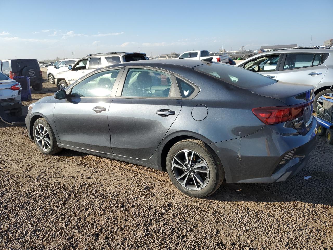 2024 KIA FORTE LX photo 4