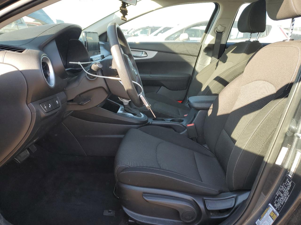 2024 KIA FORTE LX photo 19
