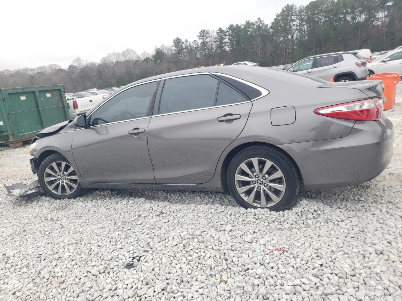 2017 TOYOTA CAMRY LE photo 4