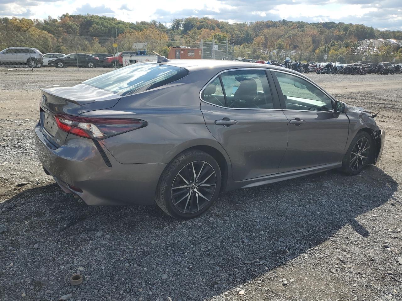 2021 TOYOTA CAMRY SE photo 5