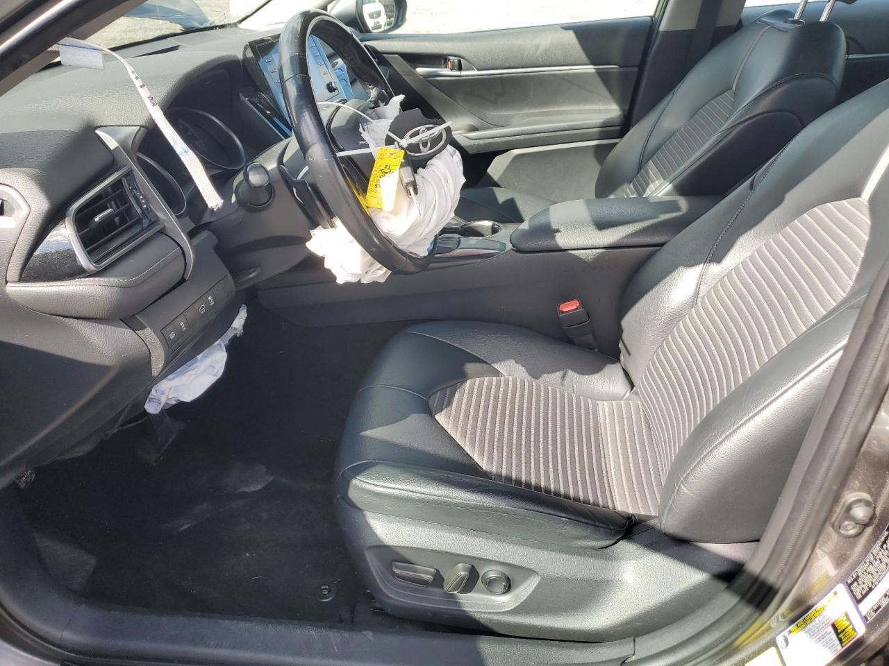 2021 TOYOTA CAMRY SE photo 13