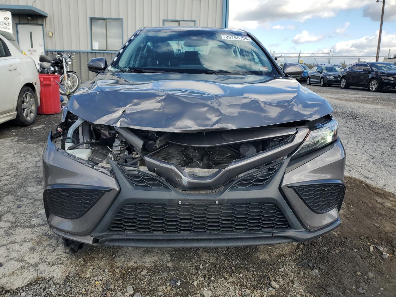 2021 TOYOTA CAMRY SE photo 9