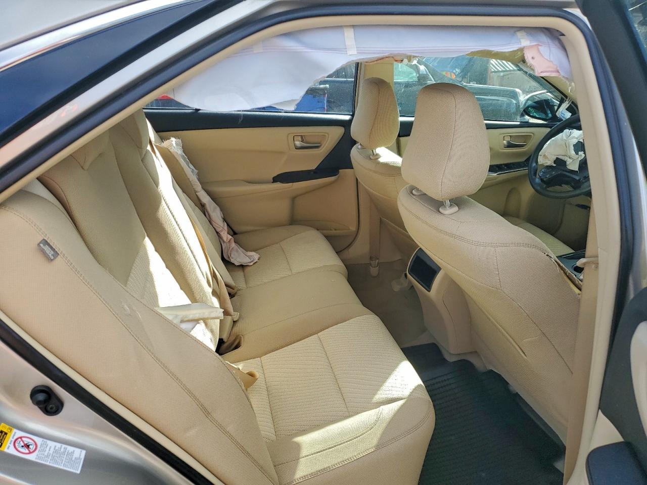 2016 TOYOTA CAMRY LE photo 10