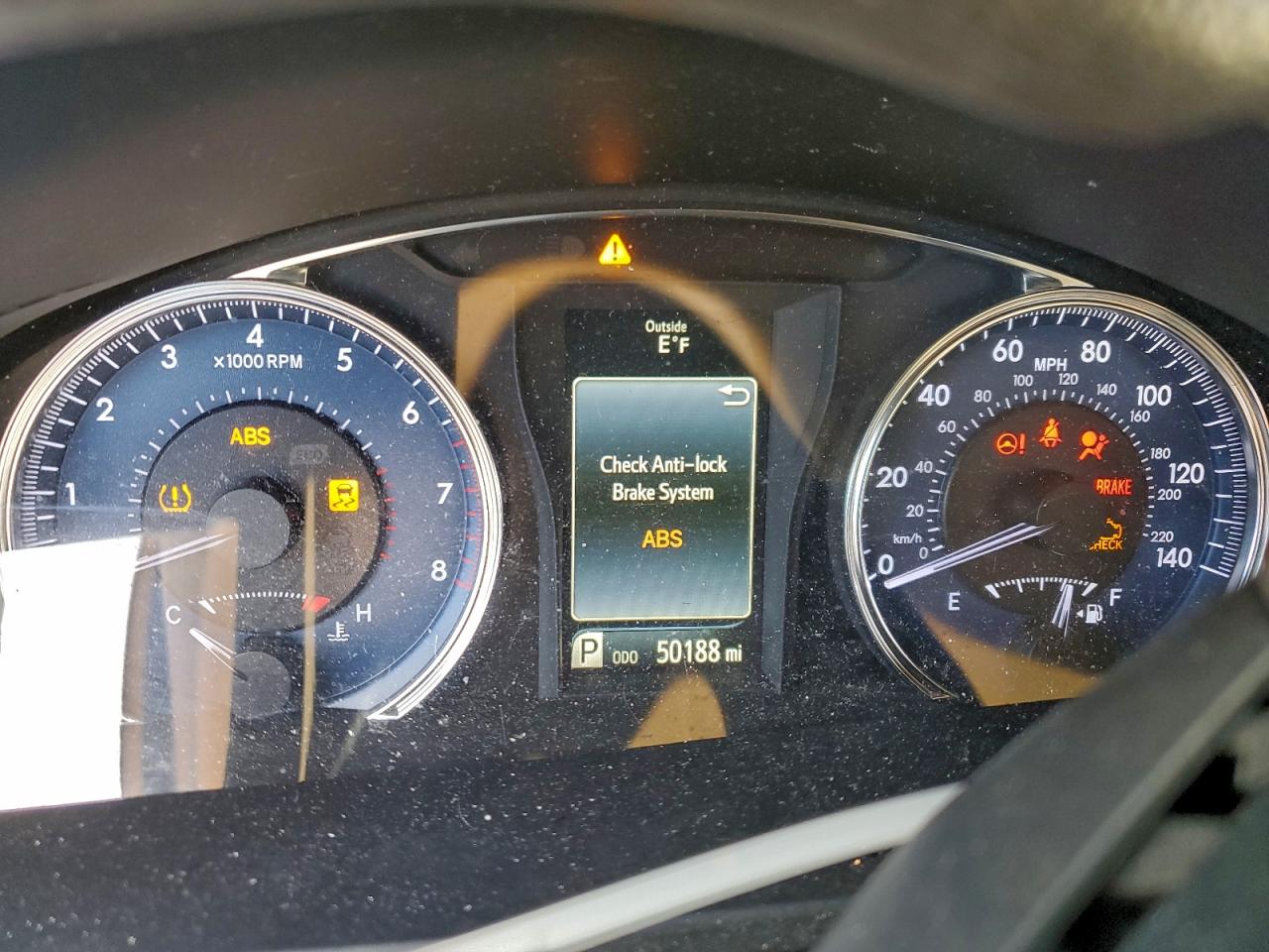 2016 TOYOTA CAMRY LE photo 9