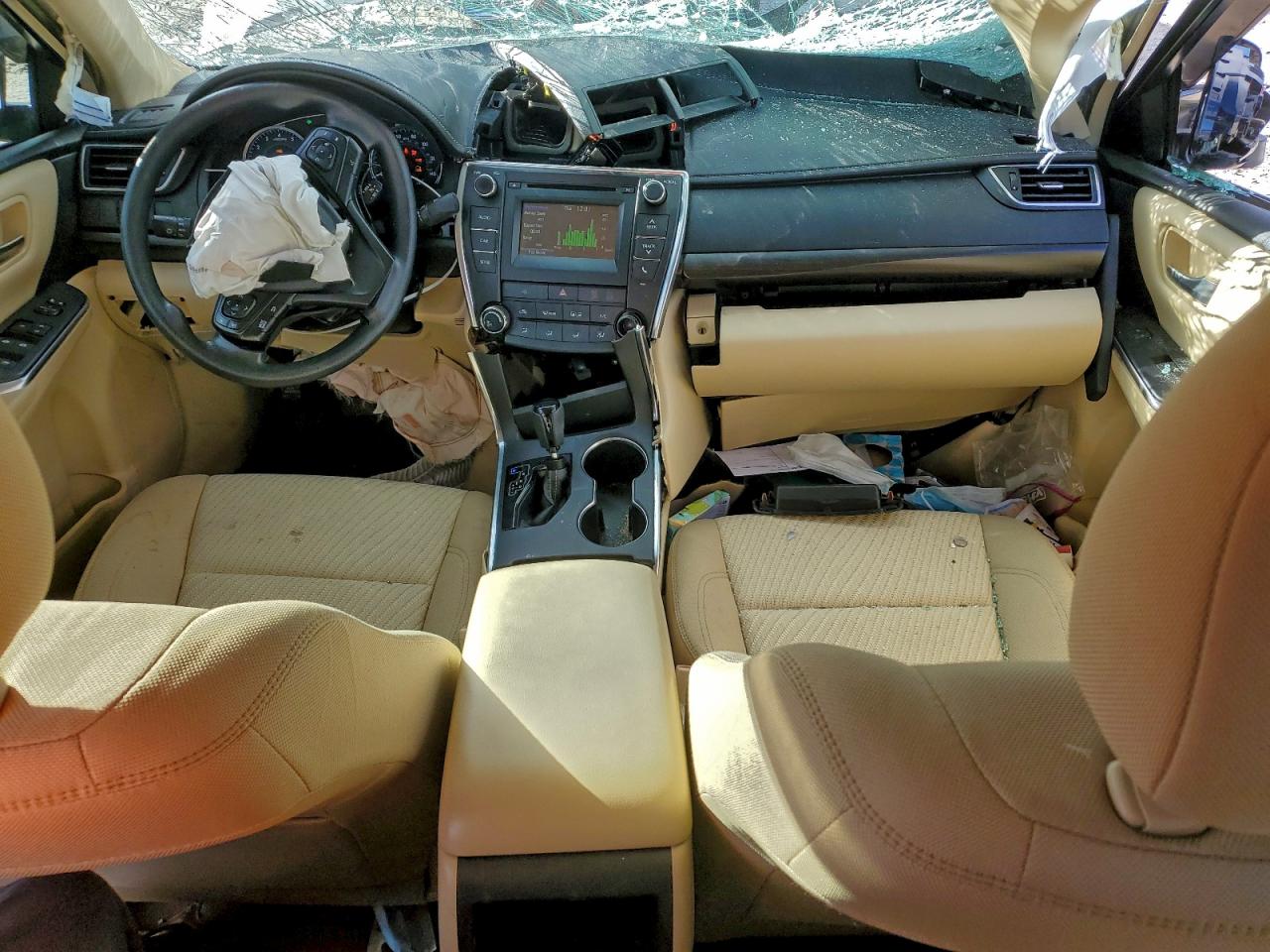 2016 TOYOTA CAMRY LE photo 8