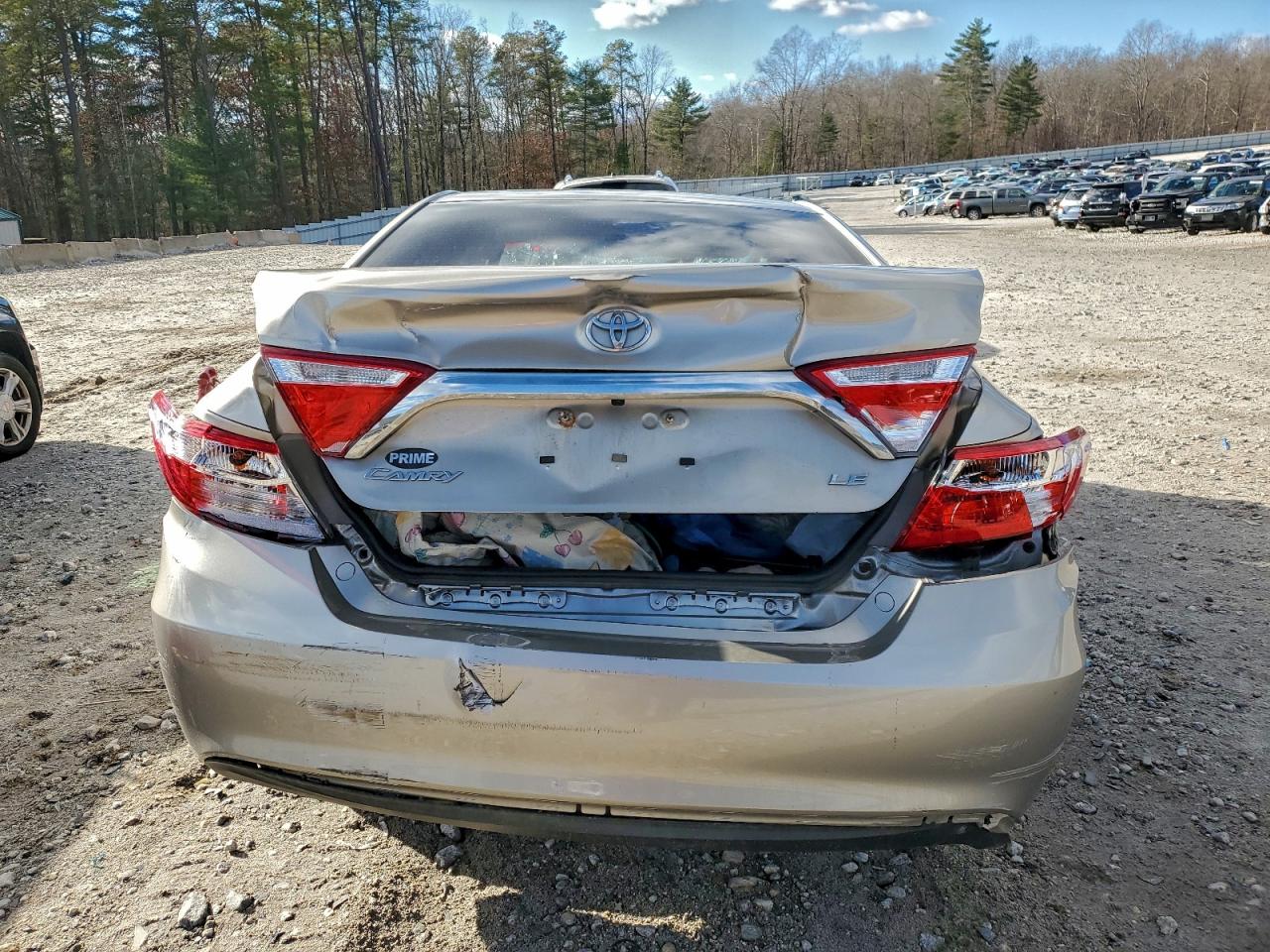 2016 TOYOTA CAMRY LE photo 6