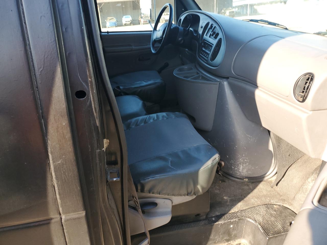 2000 FORD ECONOLINE E350 SUPER DUTY CUTAWAY VAN photo 28