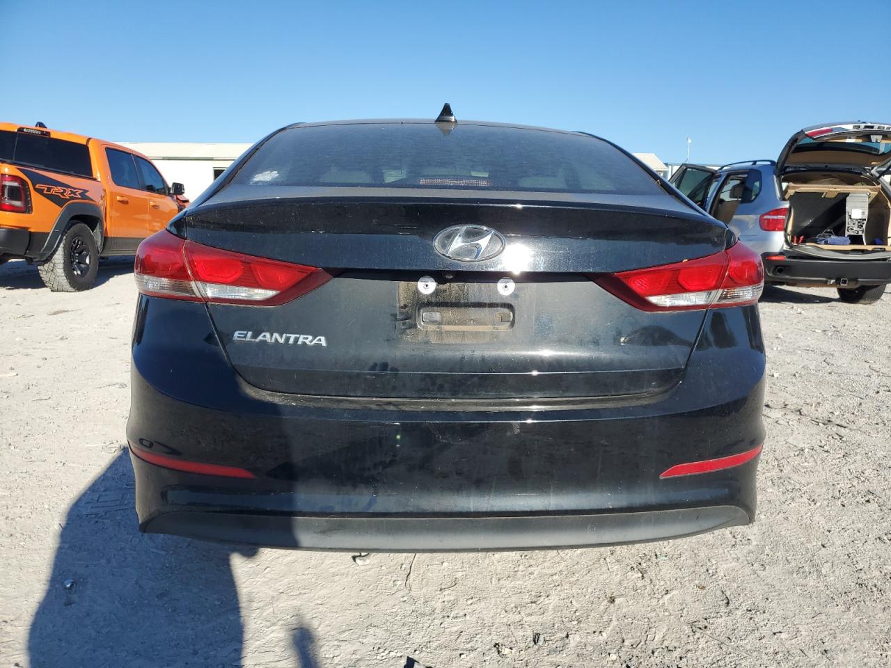 2018 HYUNDAI ELANTRA SEL photo 16