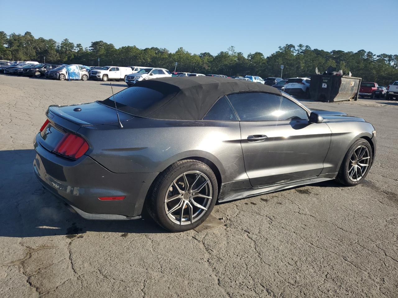 2017 FORD MUSTANG photo 5