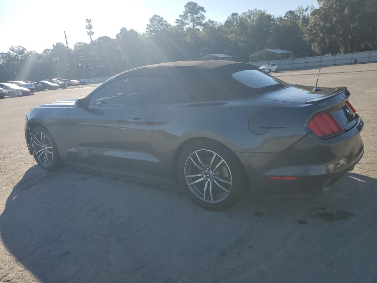 2017 FORD MUSTANG photo 3