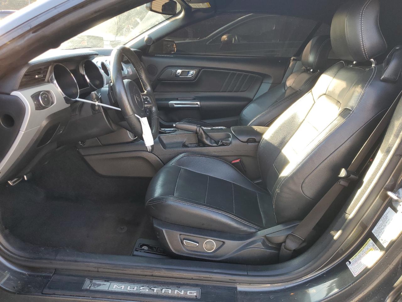 2017 FORD MUSTANG photo 13