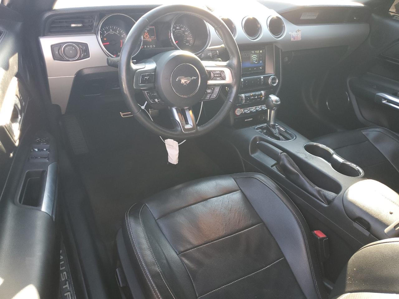 2017 FORD MUSTANG photo 15