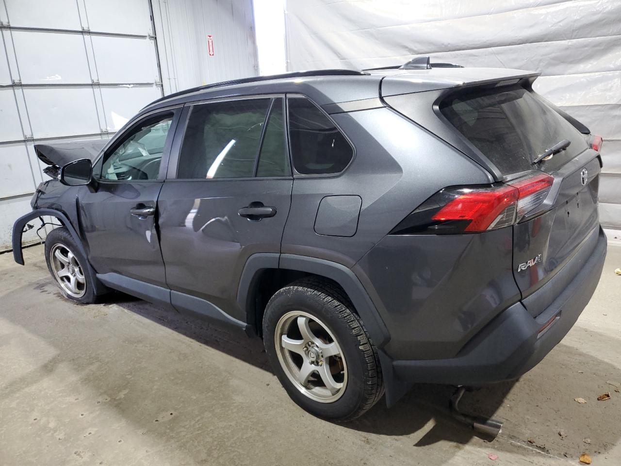 2019 TOYOTA RAV4 LE photo 3