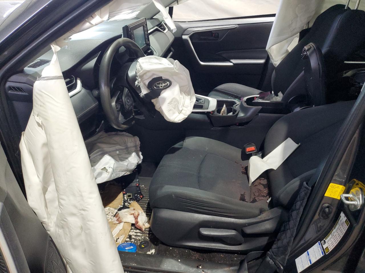 2019 TOYOTA RAV4 LE photo 13
