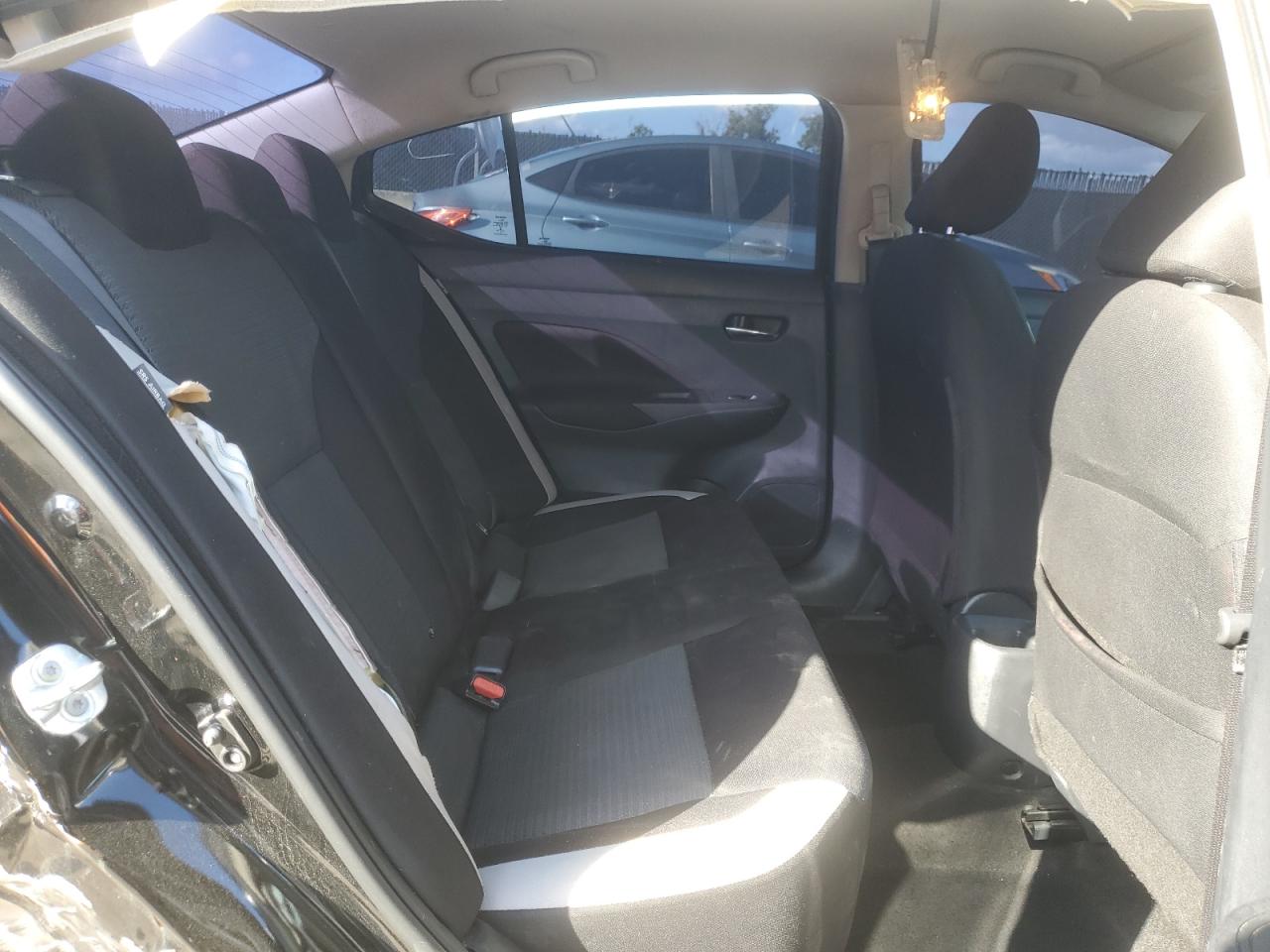 2021 NISSAN VERSA SV photo 19