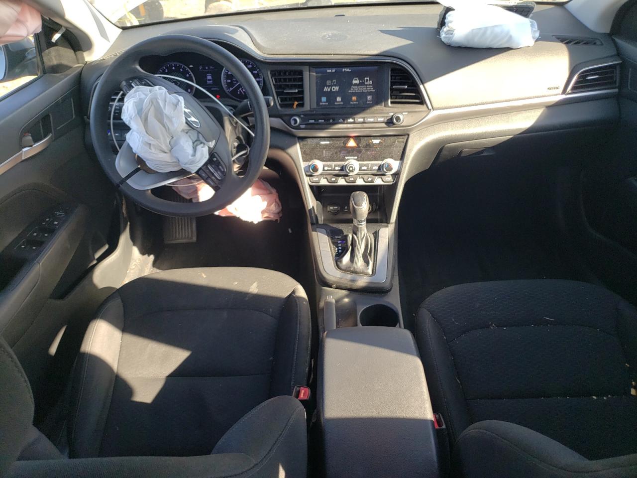 2020 HYUNDAI ELANTRA SEL photo 15