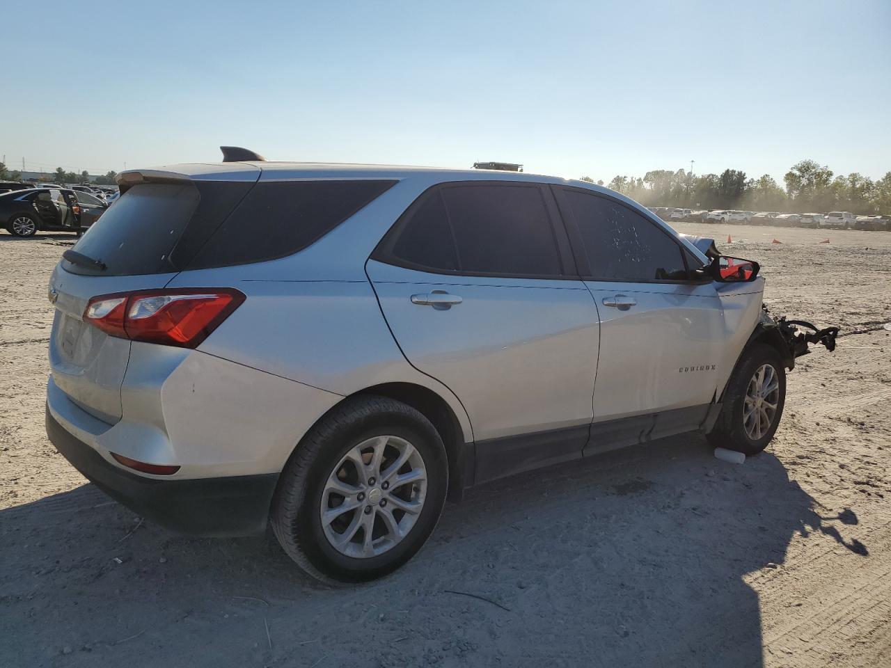 2020 CHEVROLET EQUINOX LS photo 3