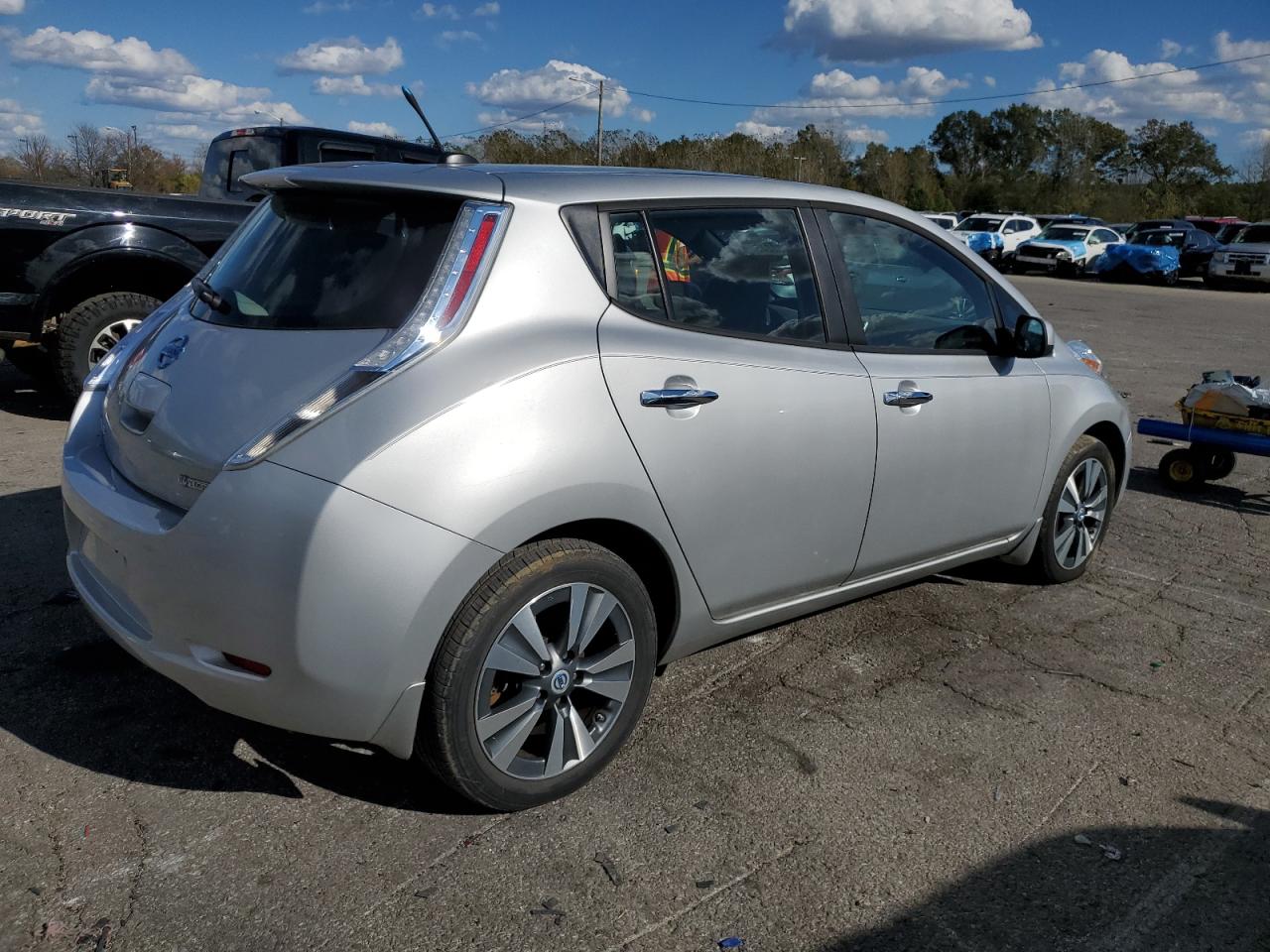 2013 NISSAN LEAF S photo 5