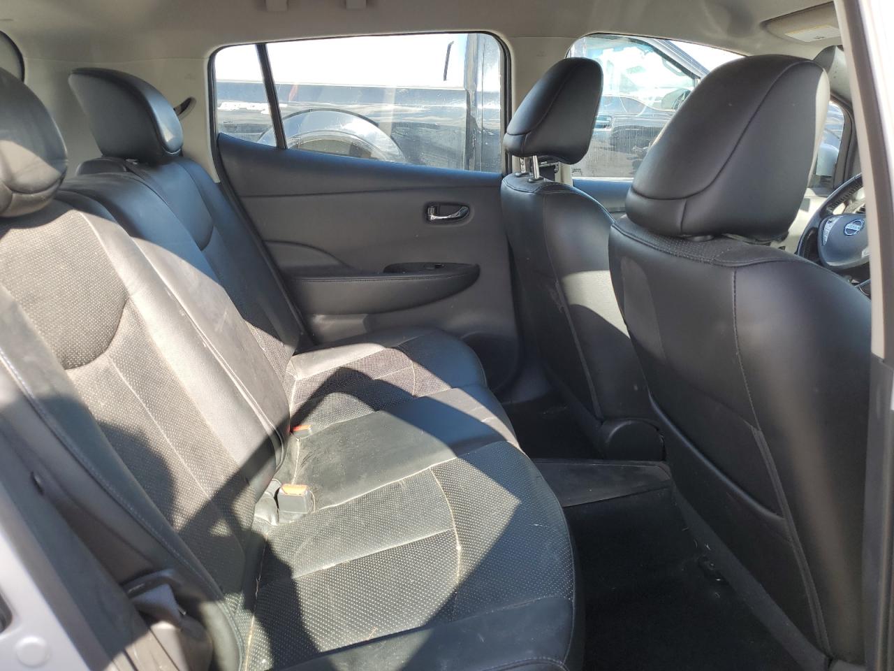 2013 NISSAN LEAF S photo 19