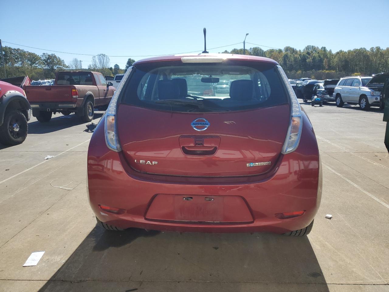 2014 NISSAN LEAF S photo 11