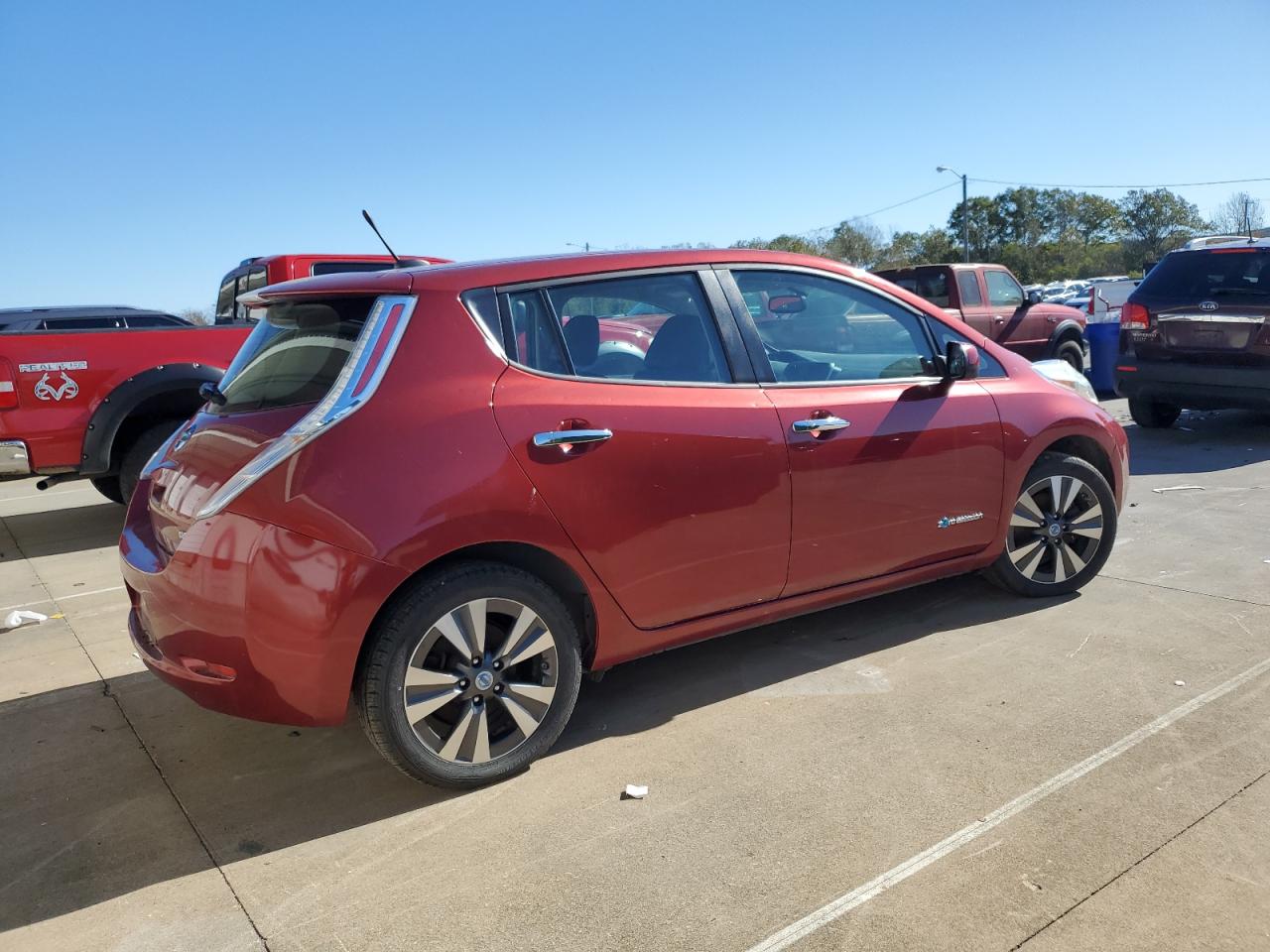 2014 NISSAN LEAF S photo 5