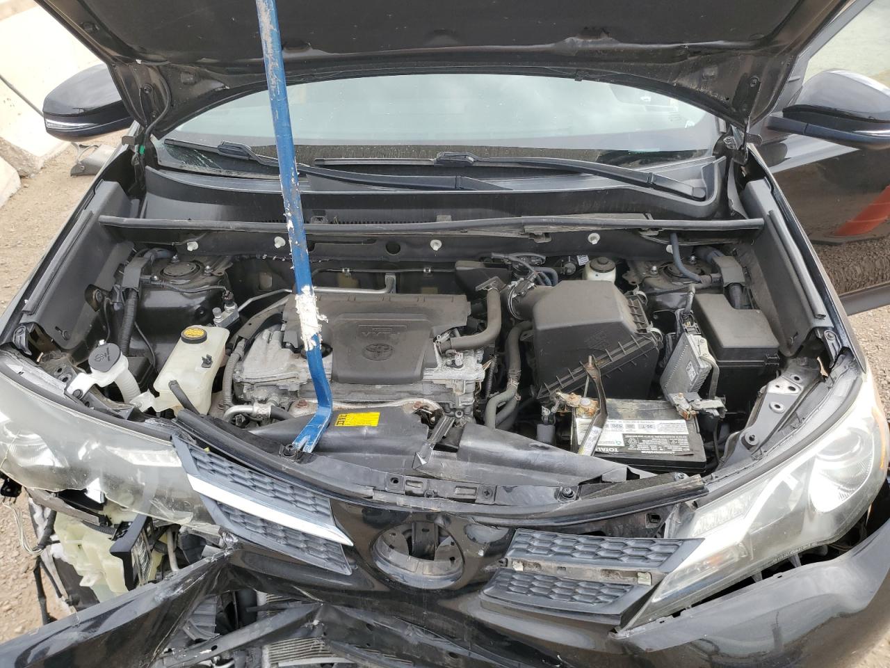 2015 TOYOTA RAV4 XLE photo 12