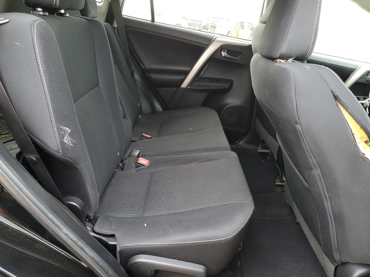2015 TOYOTA RAV4 XLE photo 11