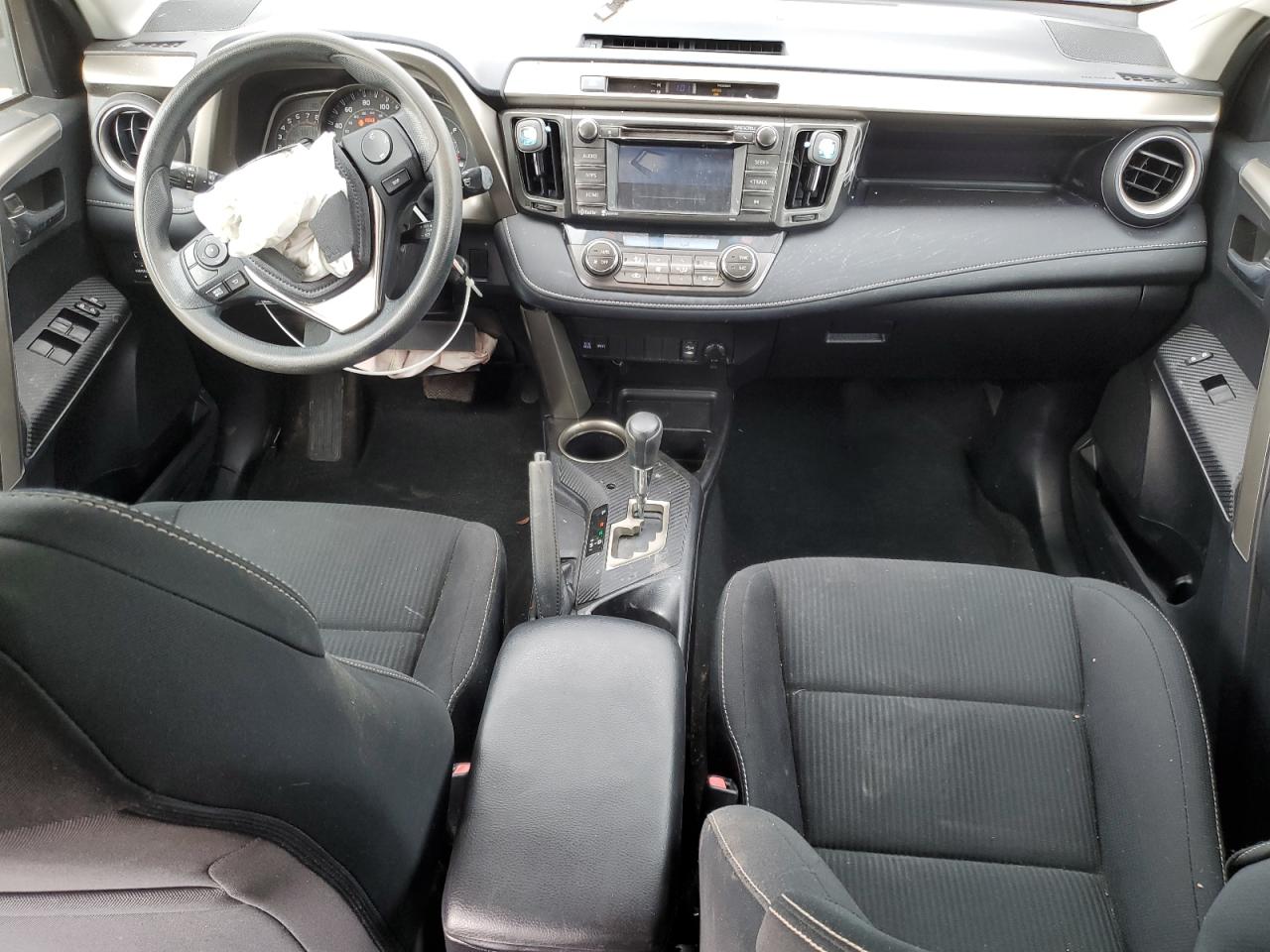 2015 TOYOTA RAV4 XLE photo 8