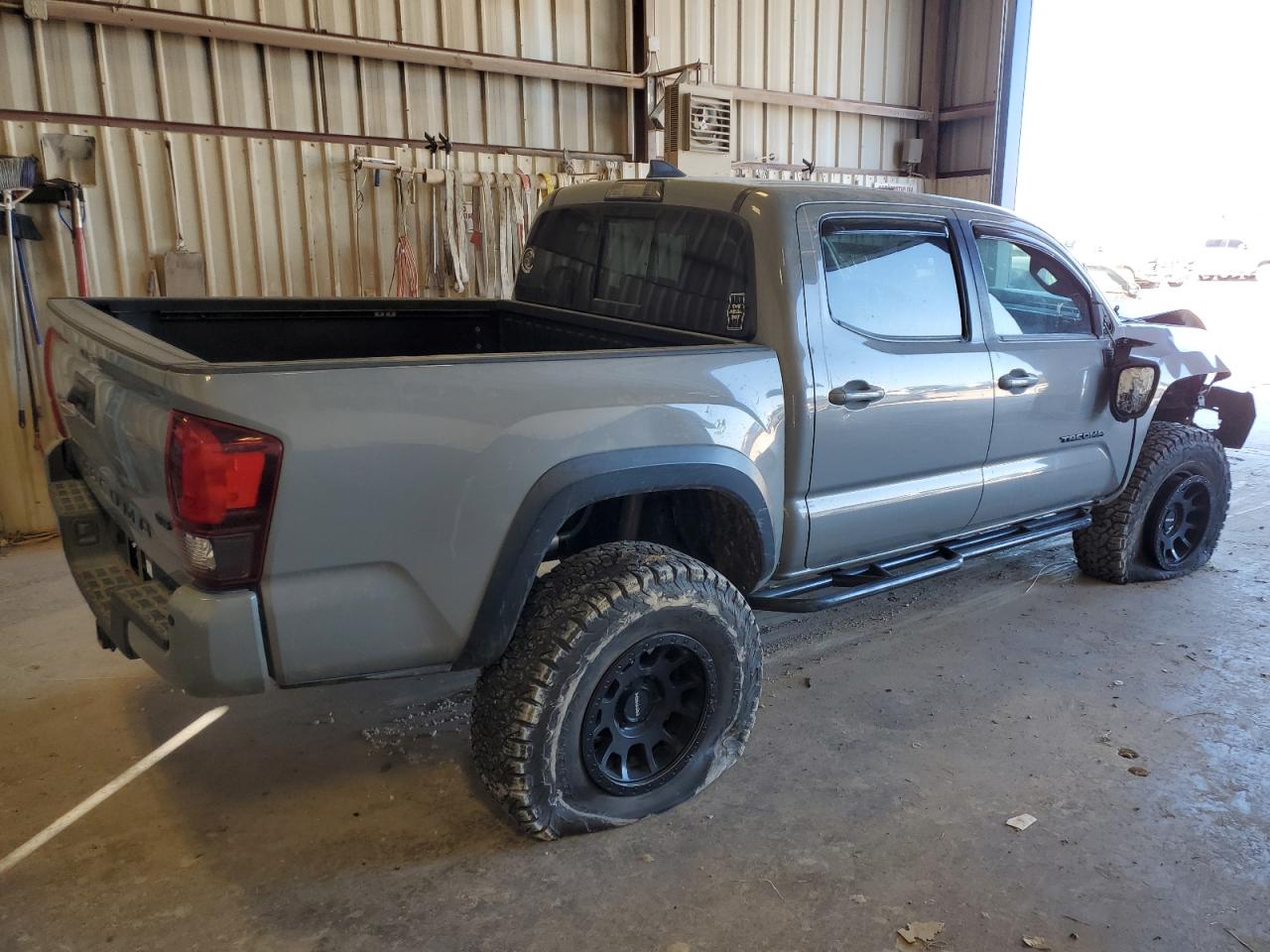 2019 TOYOTA TACOMA DOUBLE CAB photo 3