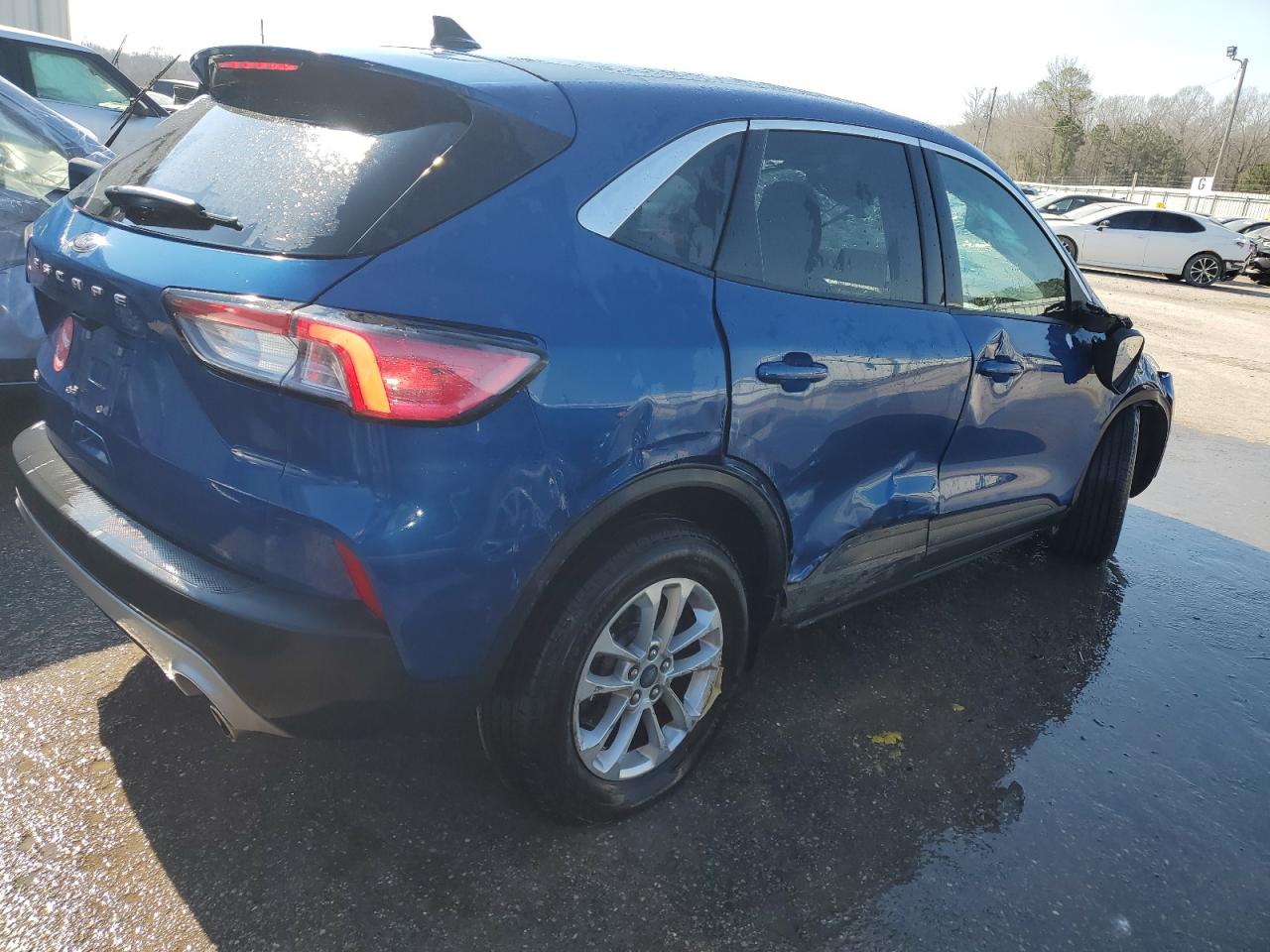 2022 FORD ESCAPE SE photo 3