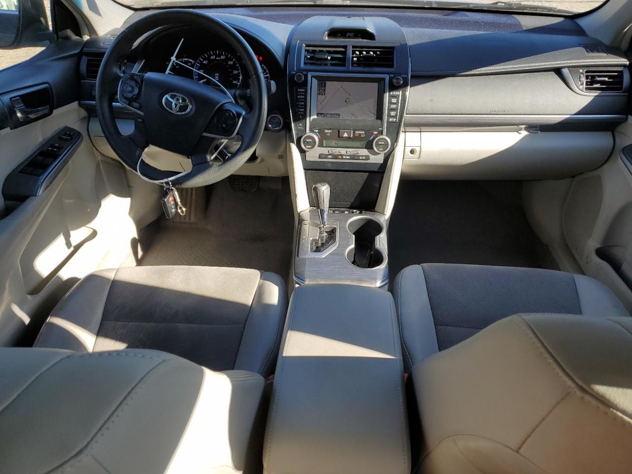 2012 TOYOTA CAMRY photo 8