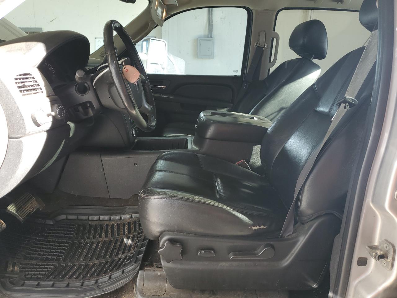 2011 CHEVROLET AVALANCHE LT photo 13