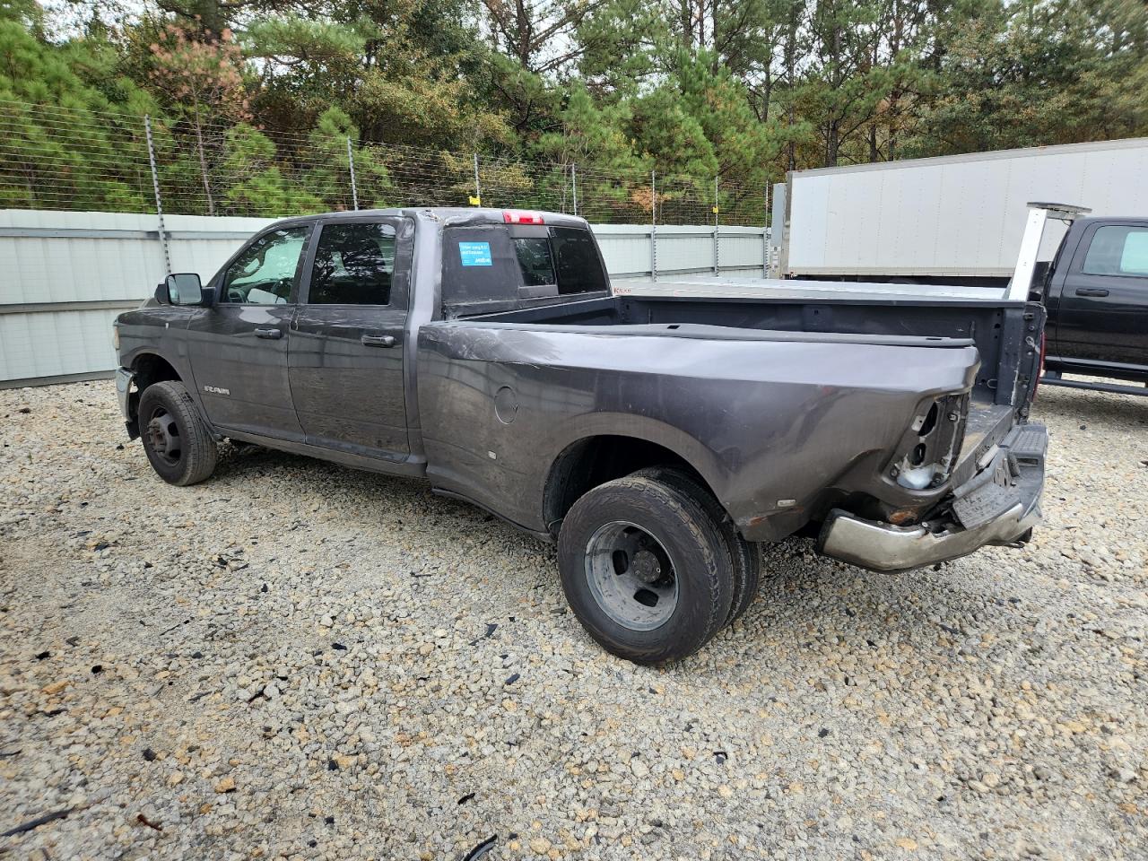 2020 RAM 3500 TRADESMAN photo 3
